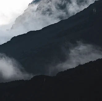Kilimanjaro pilvien keskellä Kilimanjaro pilvien keskellä